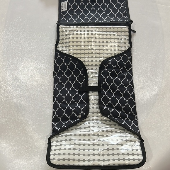 Comfy Cub Baby Diaper Changing Mat - Picture 5 of 10